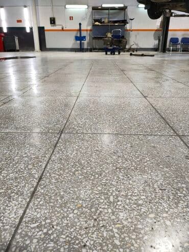 заливка пола: Стяжка Бесплатная консультация, Гарантия Больше 6 лет опыта — 2