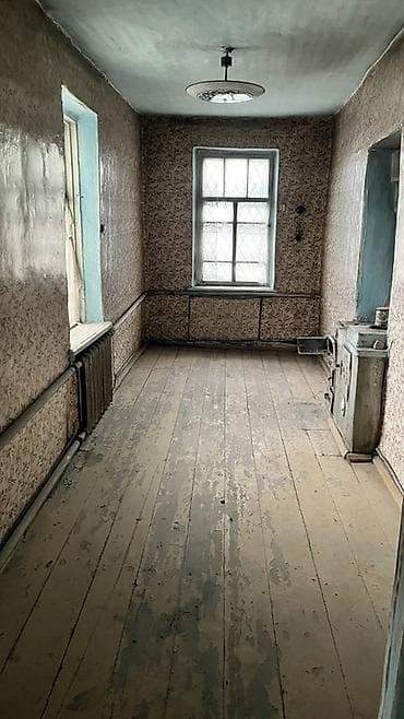 дом этажный: Продается жилой дом с полным пакетом документов,красная книга есть — 9