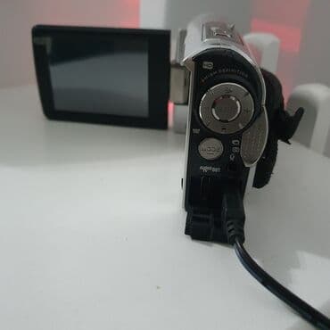 камера вид: Продаётся цифровая видеокамера, дешево Имеется: • Шнур для — 4