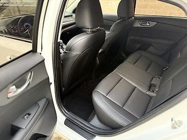 киа 2018: Kia K3: 2019 г., Седан — 8