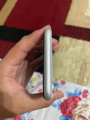 ipone: IPhone Xr, Б/у, 128 ГБ, Белый, 78 % — 3