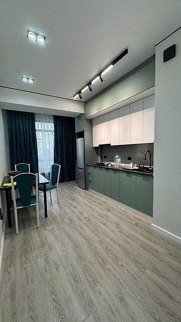 Батирлер: Студия, Чогуу жашоо менен, Толугу менен эмереги бар — 4