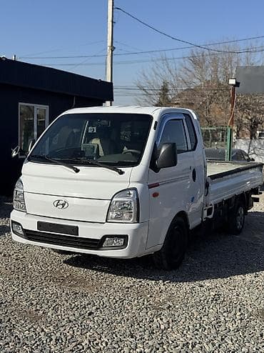 Легкий грузовик, Hyundai, Стандарт, 2 т, Б/у at lalafo.kg Легкий грузовик, Hyundai, Стандарт, 2 т, Б/у