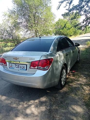 спарк капот: Chevrolet Cruze: 2011 г., 1.6 л, Механика, Седан — 5