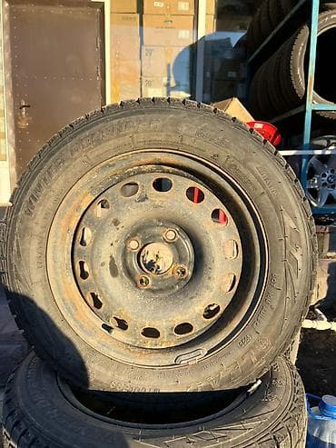 kia stonic: Почти новый диски без варки в отличном состоянии бесплатное доставка — 1