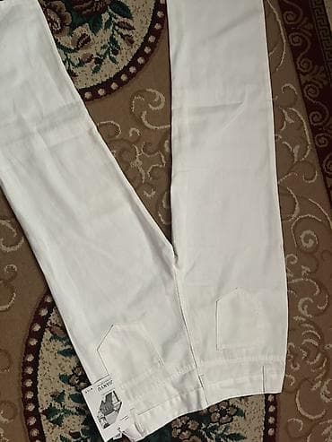 почти новые: Белые женские брюки (джинсы прямого кроя) - Цвет: чисто‑белый - — 1