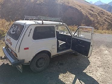 Унаа: ВАЗ (ЛАДА) 4x4 Niva: 1984 г., 1.7 л, Кол менен иштөөчү, Бензин, Жол тандабас — 3