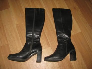 Сапоги: Сапоги KARDINO кожа зимние размер 35 в отличном состояние. Район — 1