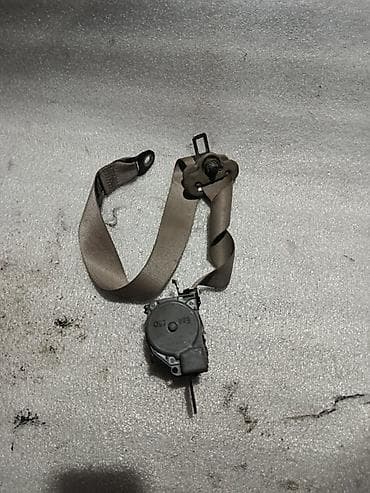 ремни с литой пряжкой: Автомобильный передний ремень безопасности в сборе (инерционный — 4