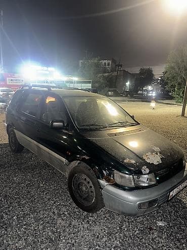 Mitsubishi Space Wagon: 1996 г., 2 л, Механика, Бензин