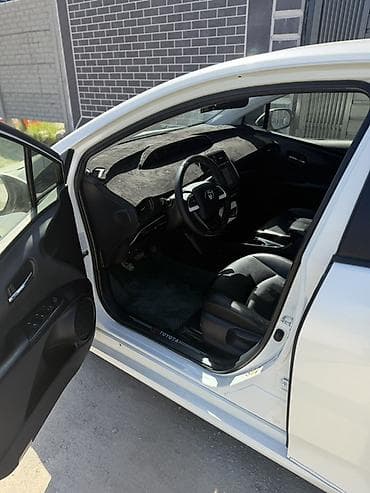 mark 3: Toyota Prius: 2017 г., 1.8 л, Вариатор, Гибрид, Хэтчбэк — 5