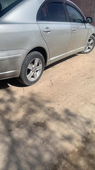 Toyota Avensis: 2004 г., 1.8 л, Автомат, Бензин, Седан — 3