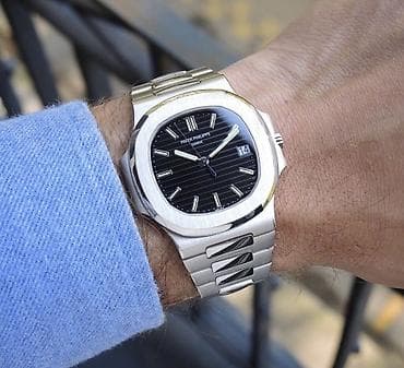 Часы Patek Philippe Nautilus - Корпус и браслет из нержавеющей стали