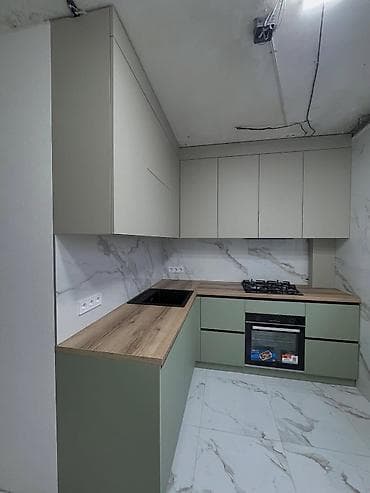 шкаф в раздевалку: Кухни на заказ современного дизайна - Планировки: прямая, Г‑образная — 7