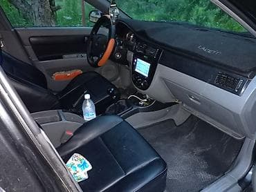 арзан машине: Chevrolet Lacetti: 2005 г., 1.6 л, Кол менен иштөөчү, Бензин, Седан — 6