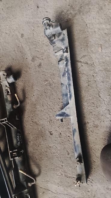 pajero sport: Mitsubishi Pajero Sport 2 бачок радиатора, Митсубиси паджеро спорт 2 — 3