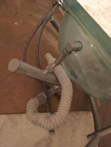 продам раковину бу: Продаю раковину со смесителем в виде дельфина, в хорошем состоянии — 3