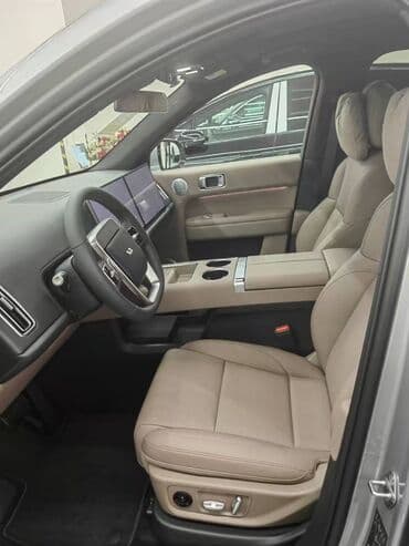 Lixiang: Lixiang : 2025 г., 1.5 л, Вариатор, Электромобиль, Кроссовер — 5