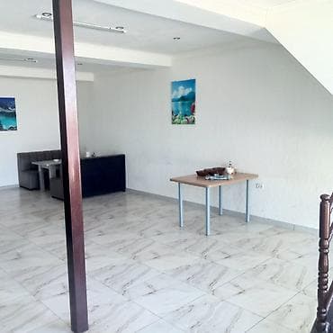 магазин в жилом доме: Сдается помещение на аренду для Аптеку и Процедурную.Тел: (WhatsApp) — 4