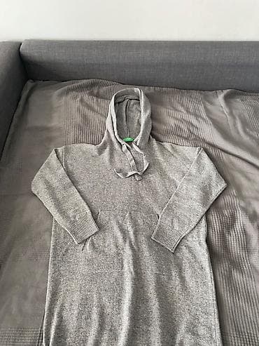 Личные вещи: Casual платье серого цвета United Colors of Benetton с капюшоном и — 1