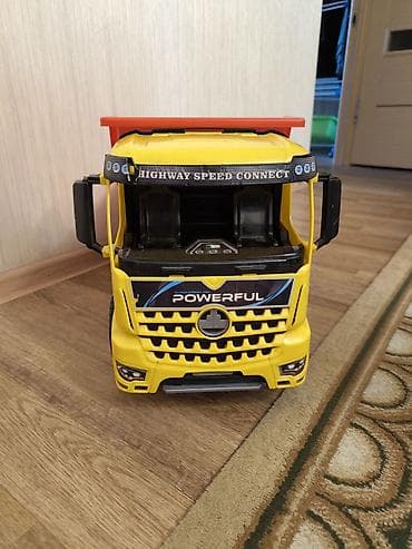 Игрушечный самосвал POWERFUL - Большая пластиковая модель самосвала с
