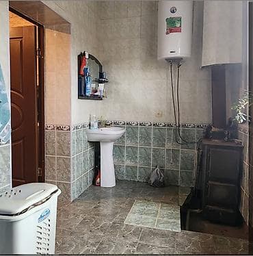 дом с участком: Продаётся жилой дом с участком. - Дом одноэтажный, вход через крыльцо — 5