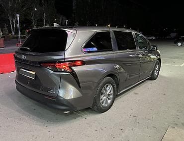 Транспорт: Toyota Sienna: 2022 г., 2.5 л, Автомат, Гибрид, Минивэн — 2