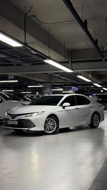 lexus e: Toyota Camry: 2019 г., 2.5 л, Автомат, Гибрид, Седан — 1
