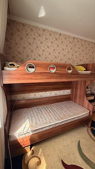 sofa bed: Двухъярусная кровать из ЛДСП в тёплом оттенке «орех». Особенности: - — 2