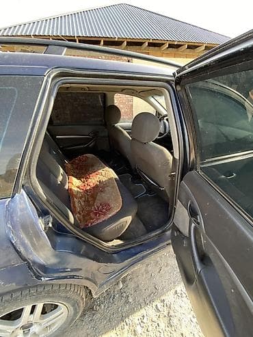smart open: Ford Focus: 2001 г., 1.8 л, Механика, Бензин, Хэтчбэк — 4
