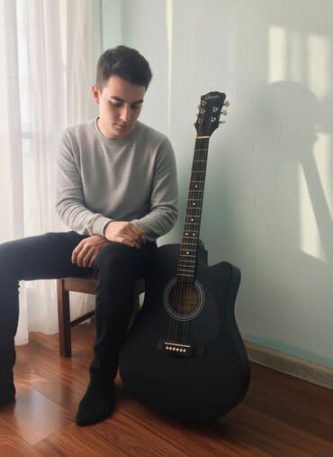 Черная акустическая гитара 🔥с чехлом Матовый чёрный — выглядит на at lalafo.kg Черная акустическая гитара 🔥с чехлом Матовый чёрный — выглядит на
