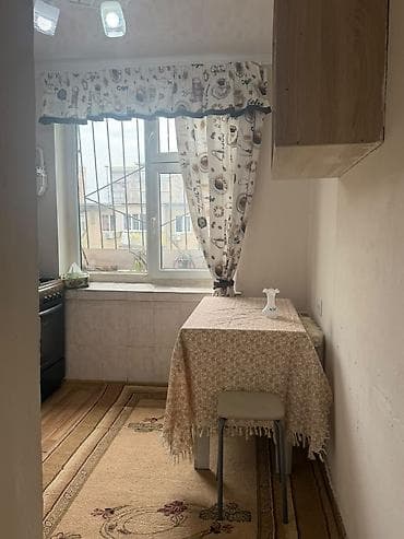 2 комнаты, 44 м², 4 мкр 104 серия, 4 этаж, Старый ремонт — 4
