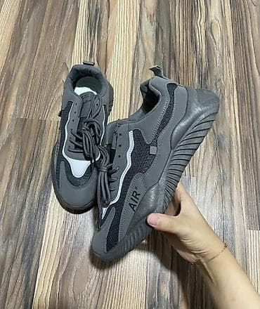 nike react: Кроссовки с массивной подошвой и сетчатыми вставками. Характеристики — 3