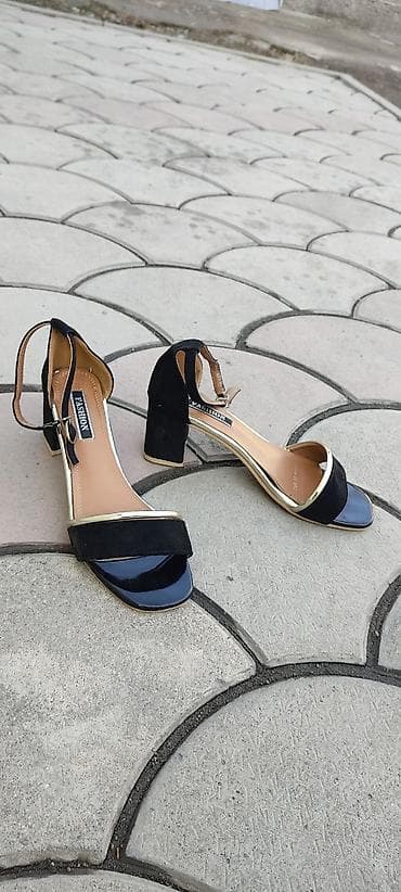 ролик обувь: Одевала 2 раза,Деми, натуральная кожа размер 37,продам за — 5