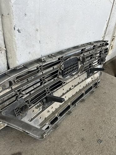 bmw 3 series: Решетка радиатора Hyundai 2018 г., Б/у, Оригинал — 4