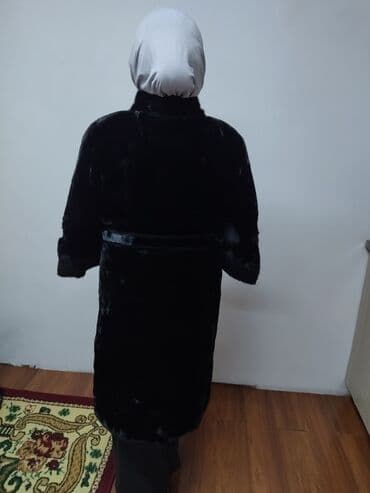 armani exchange: Шуба мягкая красивая размер 46 продаю, состояние отличное супер — 10