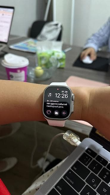 Apple Watch Ultra 2 в отличном состоянии
коробка есть
2 ремешка — 1