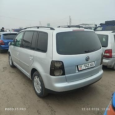 9 машина: Volkswagen Touran: 2004 г., 1.9 л, Механика, Дизель, Универсал — 3