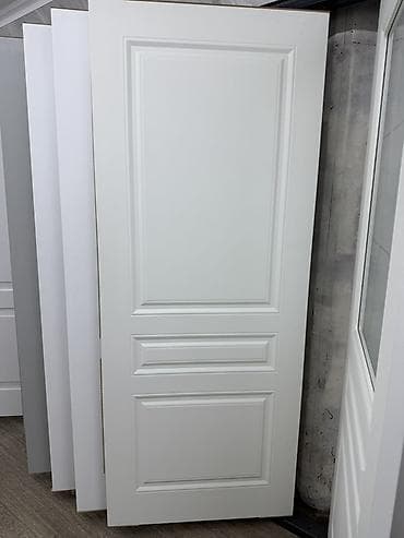 Классическая межкомнатная дверь белого цвета - Полотно глухое, с