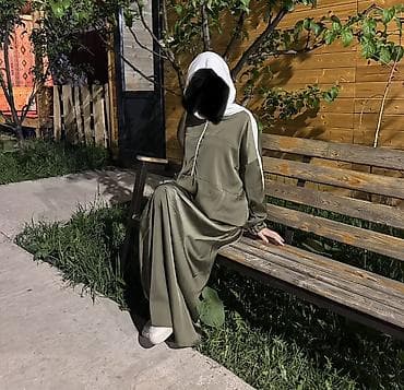 Женская одежда: Повседневное платье, Длинная модель, Атлас, Спортивное, Стандарт — 1