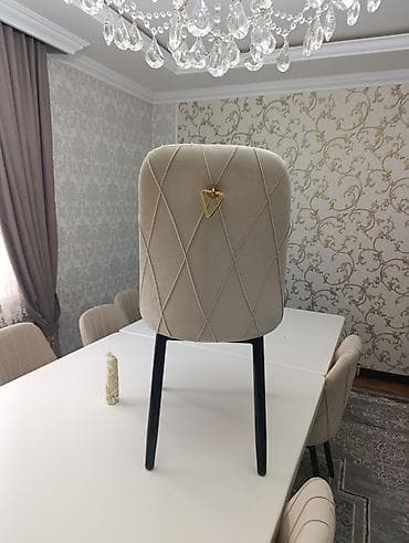 dinner table: Набор обеденных/гостевых стульев в современном стиле . отличного — 3