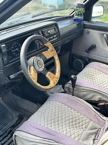 Volkswagen Golf: 1990 г., 1.8 л, Кол менен иштөөчү, Бензин, Хетчбек — 2