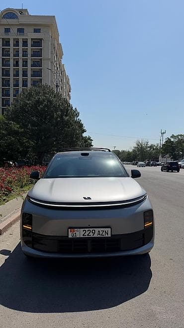 byd e3: Lixiang L7: 2025 г., Автомат, Гибрид, Кроссовер — 3
