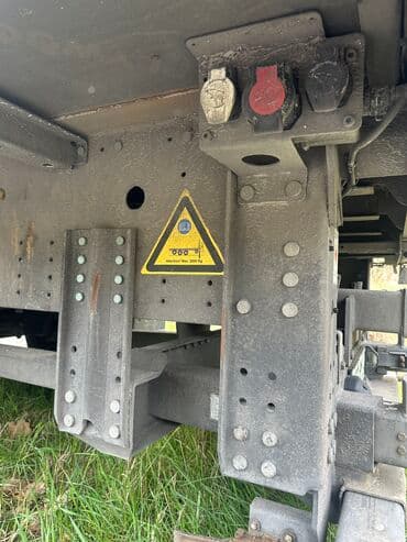 кемпинг дом на колесах: Прицеп, Schmitz Cargobull, Тентованный, от 12 т, Б/у — 23