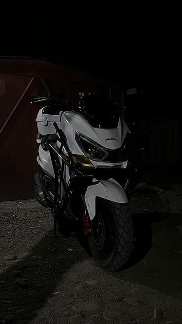 а шербы: Скутер/quadro-скутер (белый), городского класса Ключевые особенности — 5