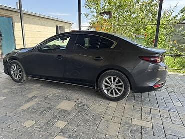 tesla model 3: Mazda 3: 2021 г., Бензин, Седан — 3