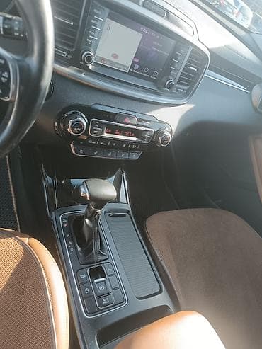 Унаа сатуу: Kia Sorento: 2018 г., 2 л, Дизель — 9