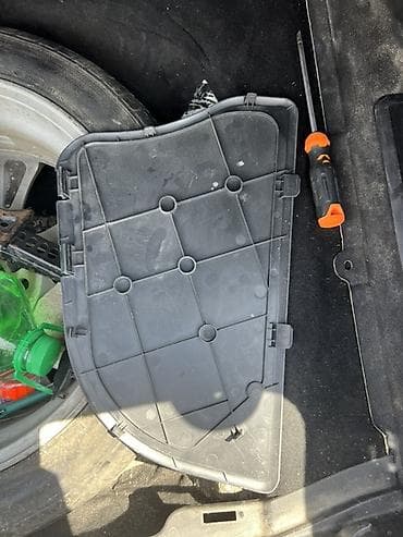 philips xenium w832: Крышка акумуляторной ниши в багажнике Камри XV70 гибрид #camry70 — 2