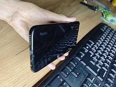 Redmi, Redmi 8, Б/у, 32 ГБ, цвет - Черный, 2 SIM — 2