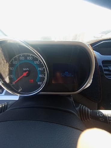 kia quoris: Chevrolet Spark: 2015 г., 0.1 л, Автомат, Бензин, Хэтчбэк — 4